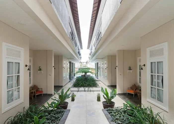 Solterra Boutique & Powered By Archipelago 4*