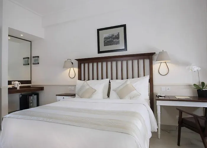 Solterra Boutique & Powered By Archipelago Seminyak