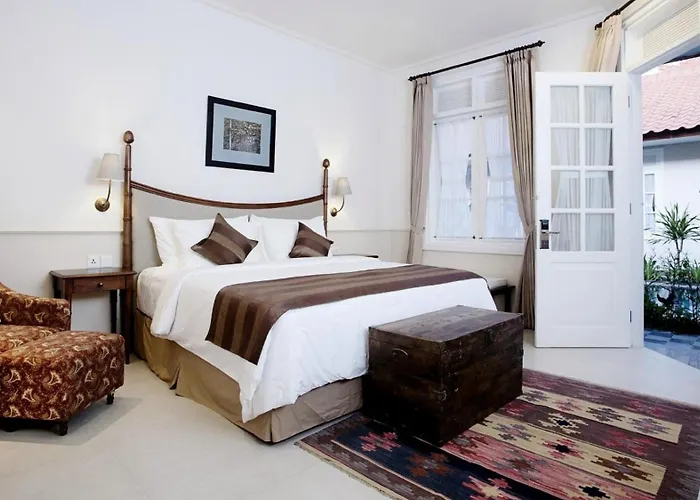 Solterra Boutique & Powered By Archipelago Seminyak